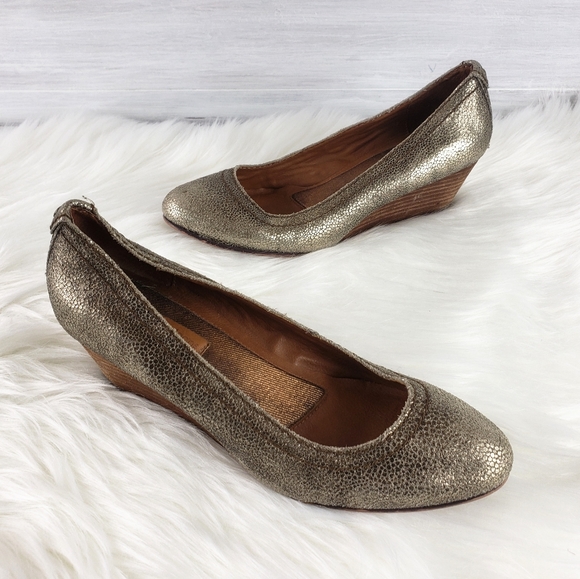 Calvin Klein Jeans Jayleen Gold Leather Wedge - Picture 4 of 12